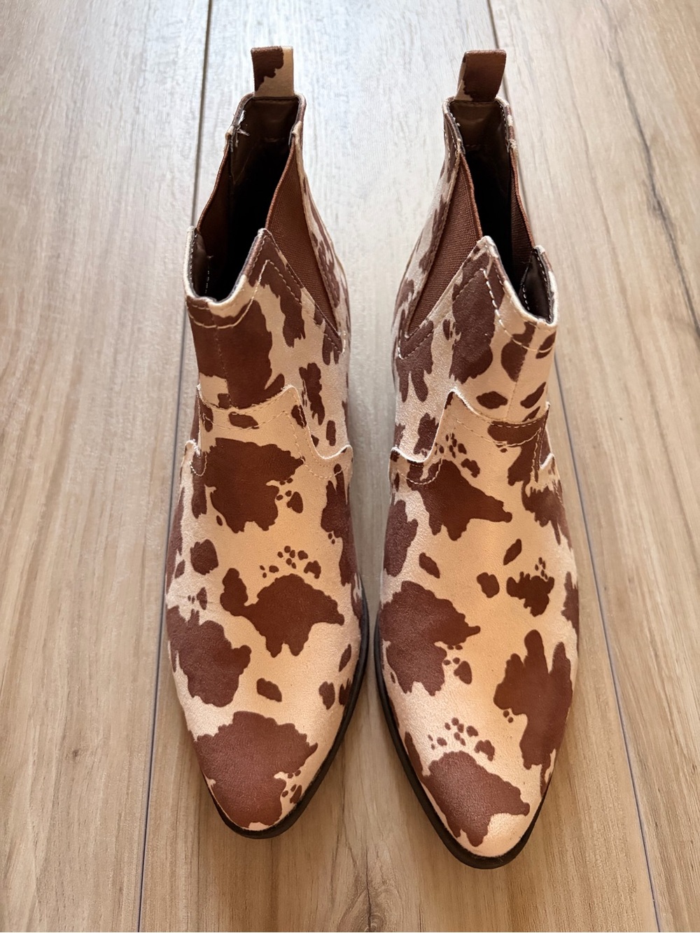 Arizona Jean Co Cow Print Western Chelsea Ankle Boots Size 7.5